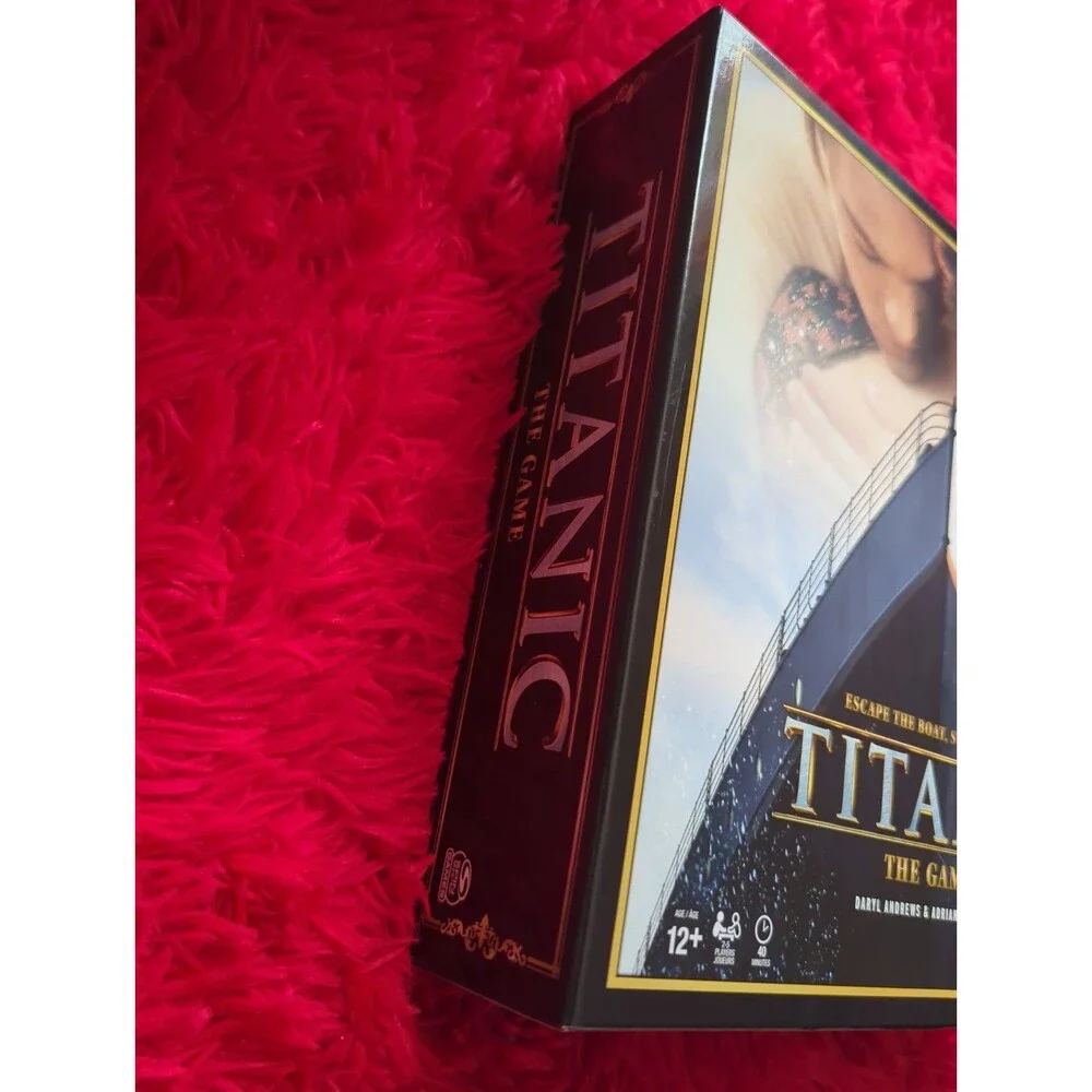 NEW Titanic Board Game Escape The Boat Stay Afloat Strategy Spin Master